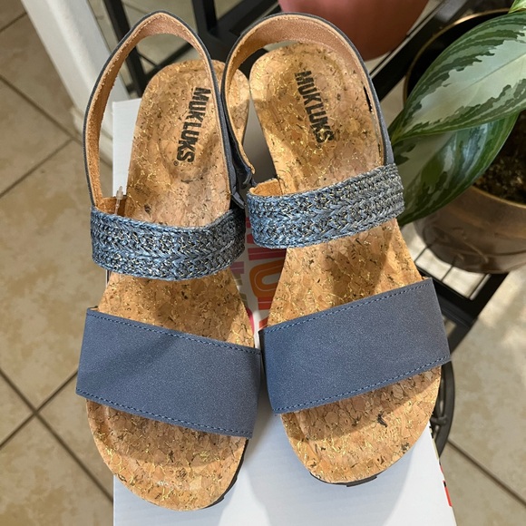 💙 NWT Blue muk Luks Wedge Sandals. Size 8. Brand New! Other colors available! - Picture 3 of 6